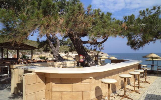 Club Mackarel Hotel