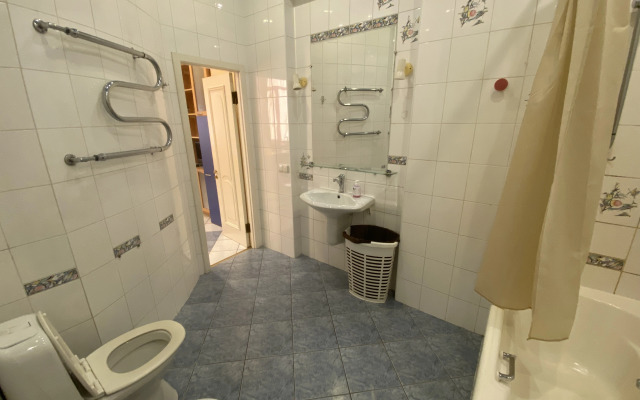 Апартаменты Двухкомнатные на набережной реки Мойки