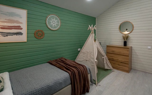 Point 371 Izumrudnyj Guest House