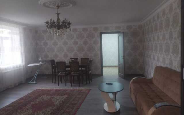 Частный дом Дом 70 м² в Центре Города