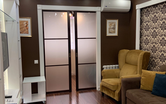 Квартира Уютная в Тихом Центре на Роз 65 10 Минут до Моря