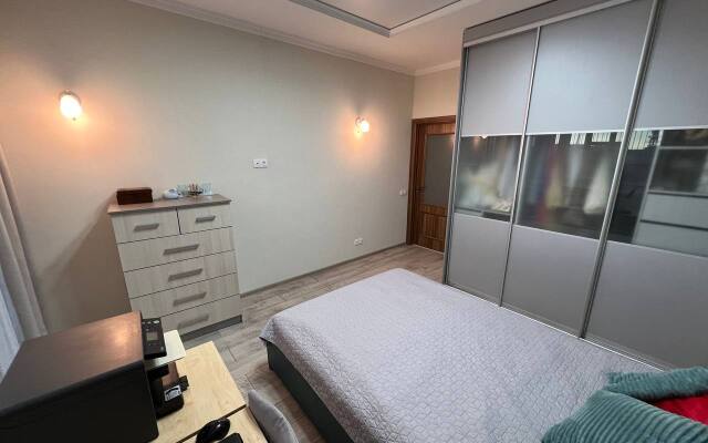 Vip Na Zelyonom Ostrove Apartments