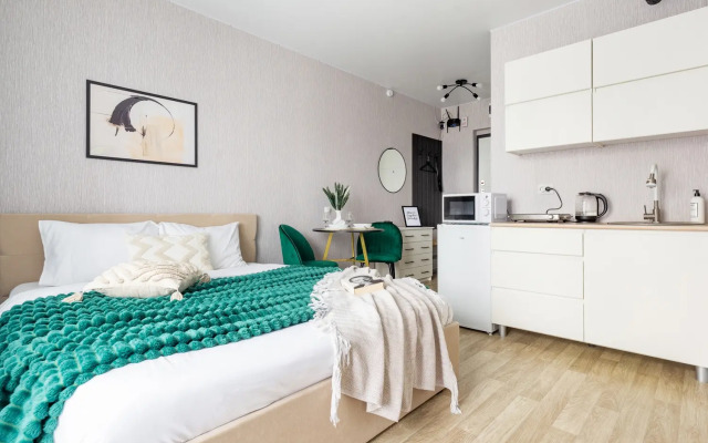 Квартира Изумрудная студия с гамаком на балконе