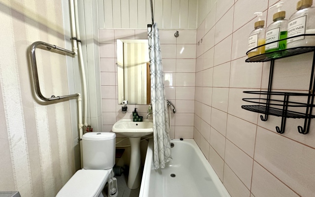 v novostroyke s balkonom Apartments