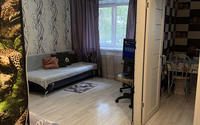 Na Druzhby 4 Apartments