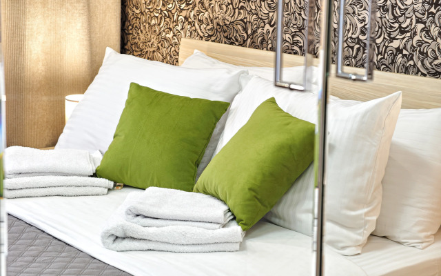 Квартира рядом с теннисным кортом и парком Сибирь House