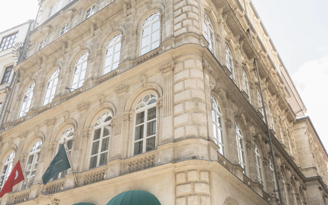 The Bank Istanbul, a Member of Design s