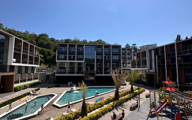 More Tut Apartments