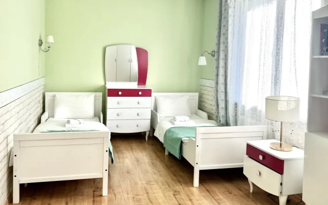 Apartments Semeynye S Balkonom Morskoy Fasad