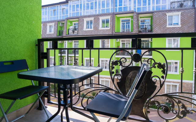 Апартаменты Red Apartments Арт Лайт Сити Апартамент Рафаэль