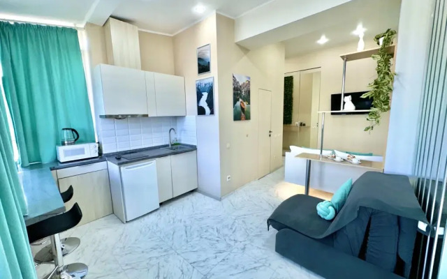 Apartamenty Biryuza Apart Energy s Paryashchej Krovat'yu