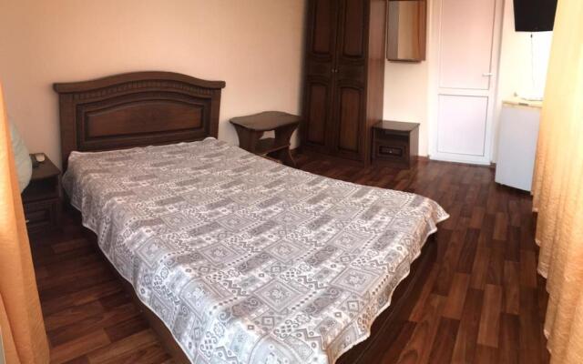 Otdyih V Loo Guest House