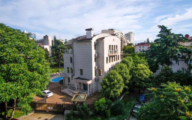 Квартира 2-к для семьи в историческом центре Сочи