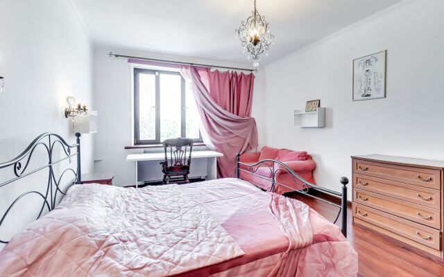 Na Bolshoy Sadovoy 52-56 Flat
