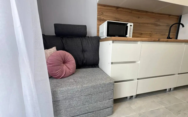 Trekhmestnye s Vidom na Reku Flat