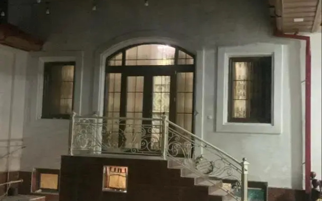 Uyut Hotel