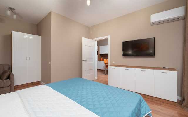 U Morya S Basseinom V ZhK Solnechnyij apt38 Apartment