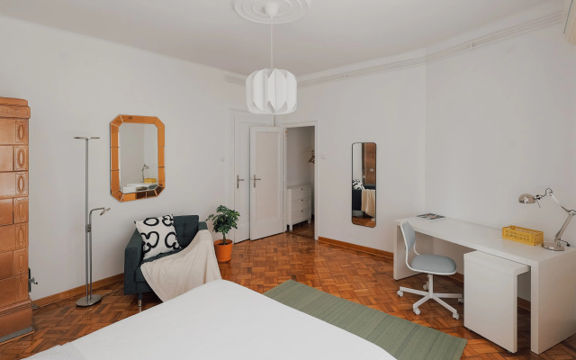 Radio Belgrade Flat