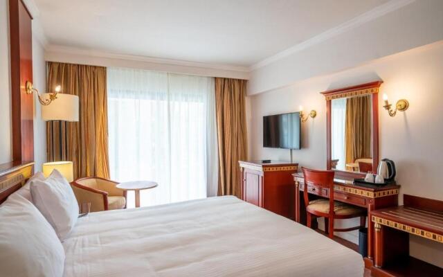 Azal Pyramids Hotel