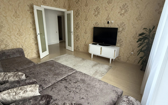 So Svetloy Auroy Flat
