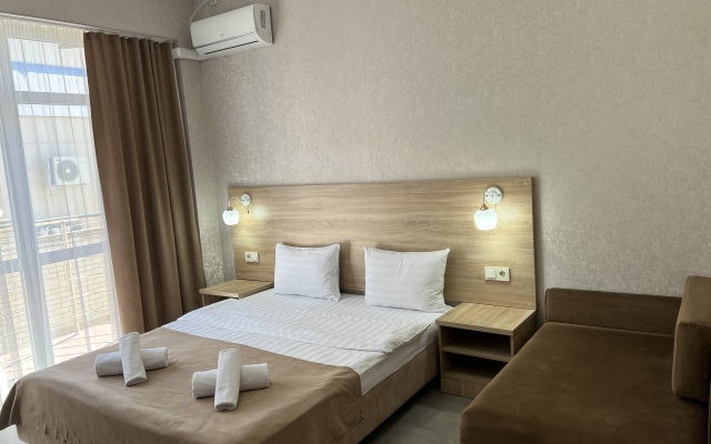 Golden Plaza Hotel