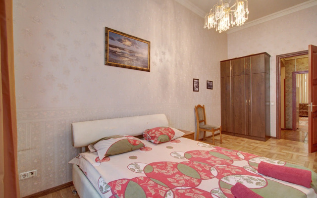 Апартаменты СТН Апартаменты с двумя спальнями на Караванной