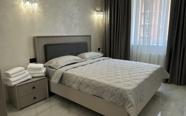 V Tsentre Goroda Flat