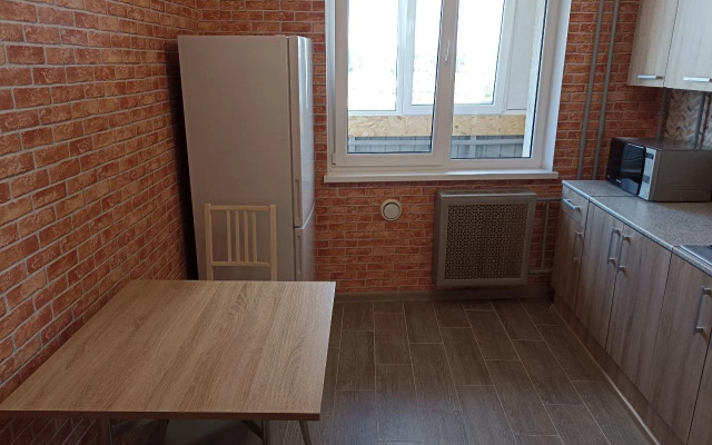 Tryohkomnatnaya Komfortnaya na Voejkova Flat