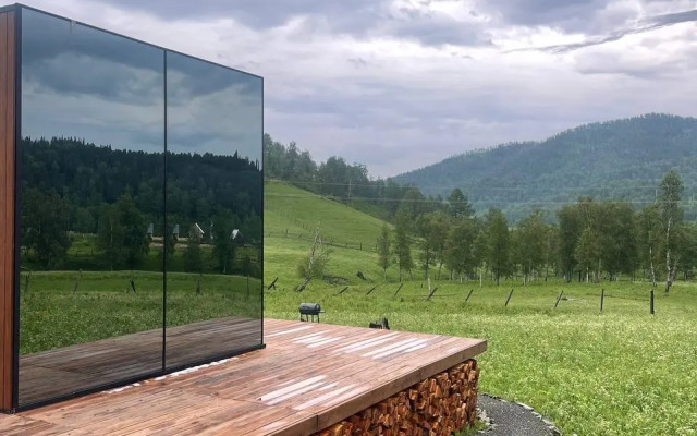 Гостевой дом Зеркальный дом в горах