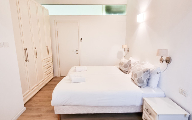 Apt Nacre Apartments