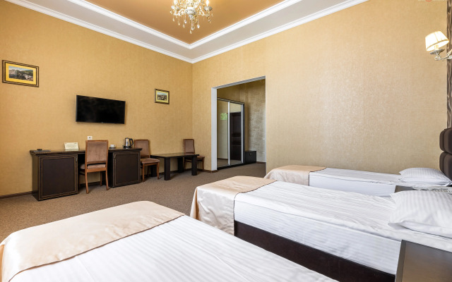 Gold Star Hotel