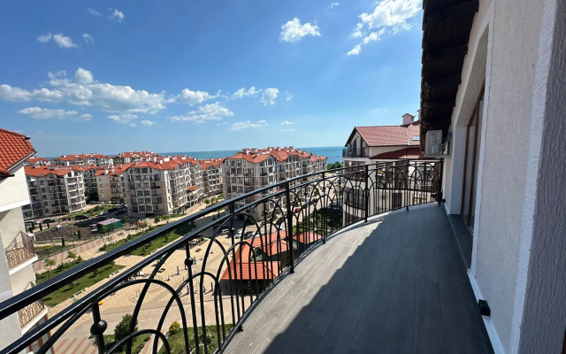 S Balkonom I Vidom Na More Flat