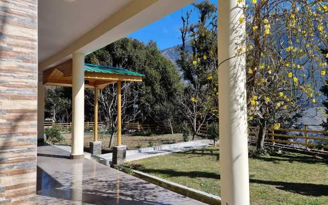 Snow Peak Homes Manali Hotel