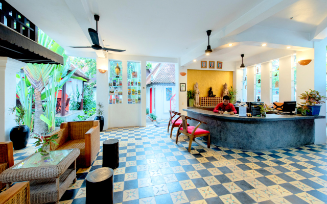 Golden Banana Residence Hotel