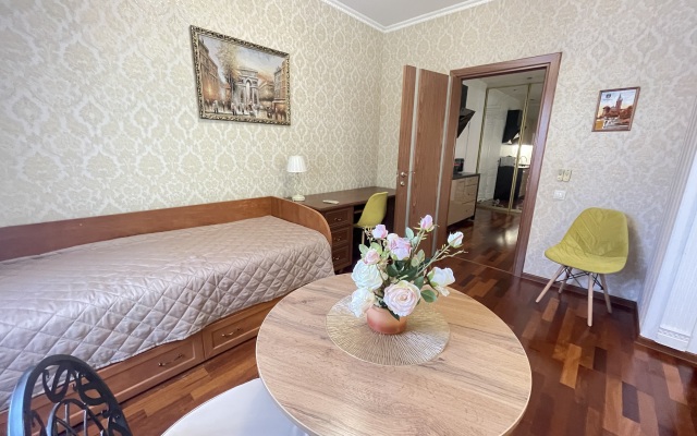 2-Kh Komnatnaya v Tsentre Goroda Flat