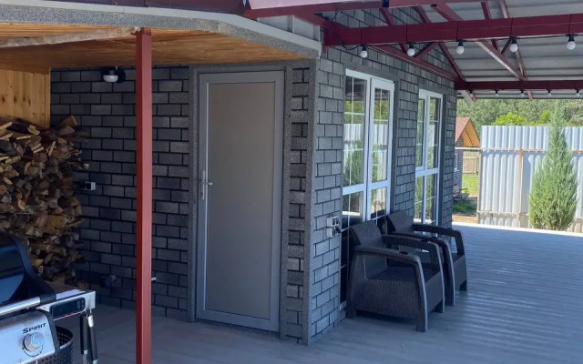 Гостевой дом Домик у леса