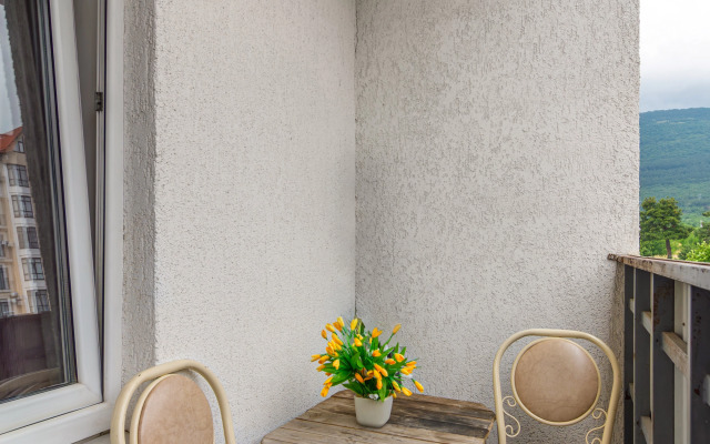 Na Zhukovskogo 18 Flat