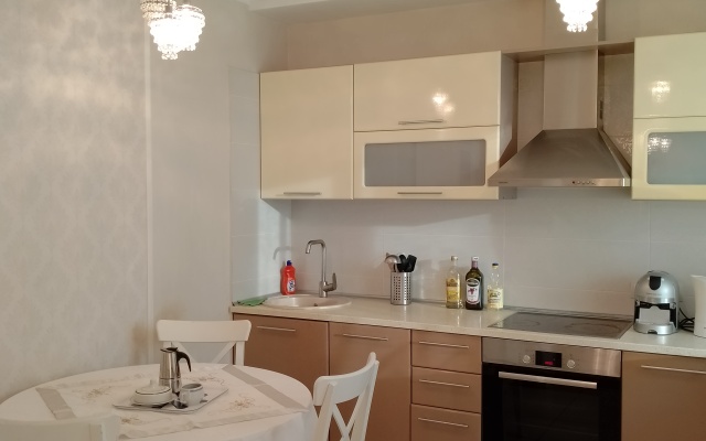 Pritomskij Klassik 2-komnatnye apartamenty naprotiv Kassacionnogo suda, ryadom s Kuzbass-Arena Flat