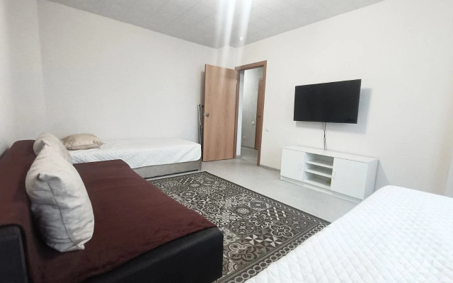 2kh Komnatnaya Ryadom S Ashan ul Krivenkova Flat
