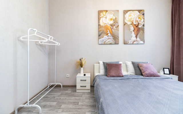 Квартира комфортные Ивана Захарова 18/2