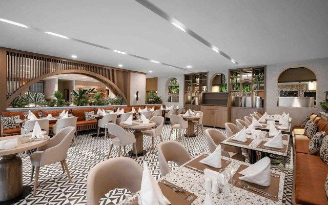 Отель Vox Maris Resort