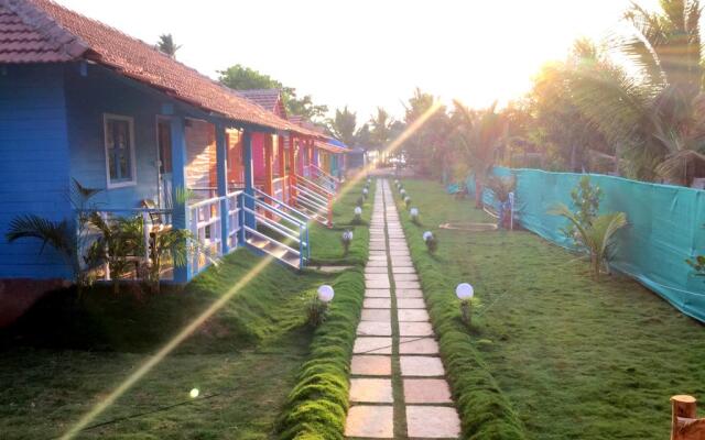 Morjim Queen Beach Resort Hotel