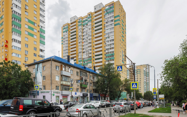 Уютные Апартаменты в доме у Космопорта (ул. Дыбенко 27а)