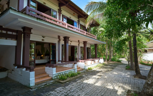 Lang Co Beach Resort