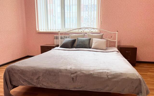 Apartamenty Ekonom Na Tulskoy 76, 2-Kh Komnatnye Flat