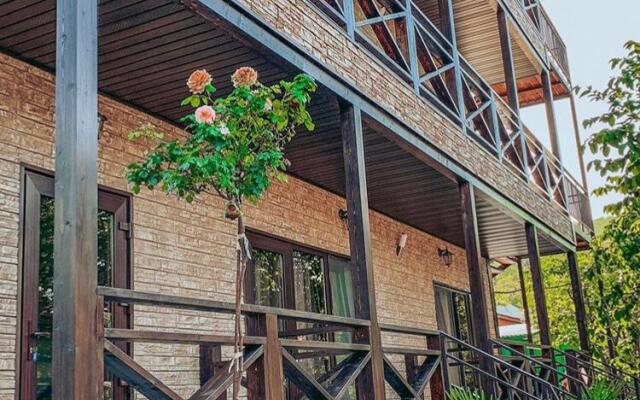 Usadba Guest House