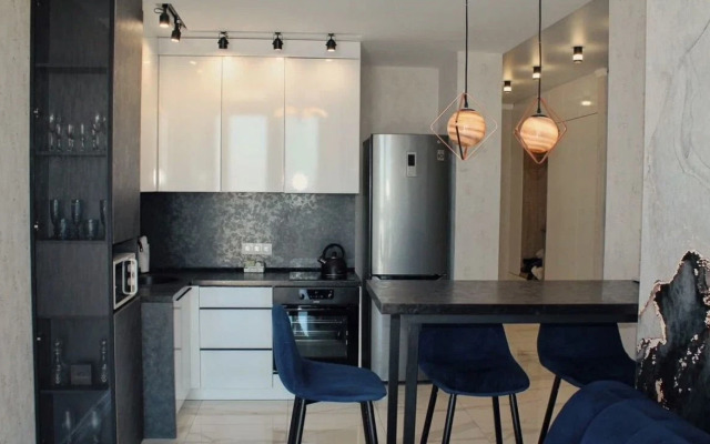 Квартира с панopaмным видoм нa pеку и мост