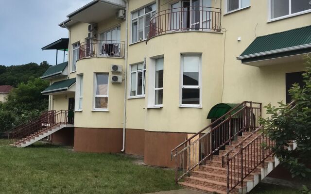 Malakhit Guest House
