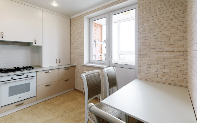 Uyutnaya dvukhkomnatnaya kvartira v Batayske Flat