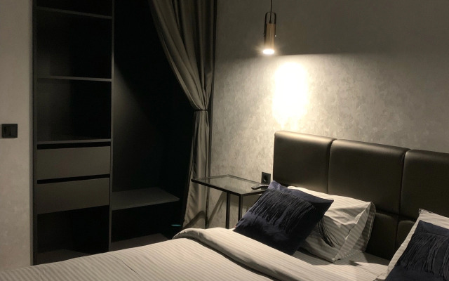 Stilnaya ot Dizajnera u Korolevskih Vorot Flat
